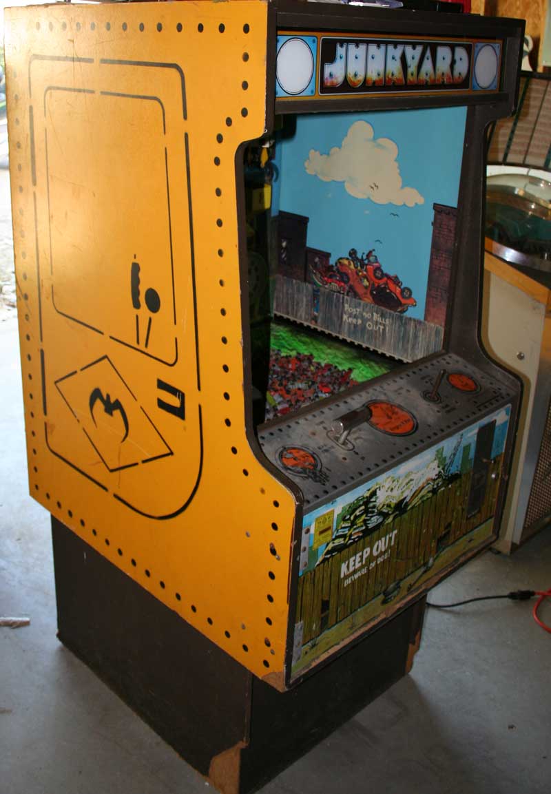 Americoin Junkyard Digger Crane Arcade Game -
        Photo